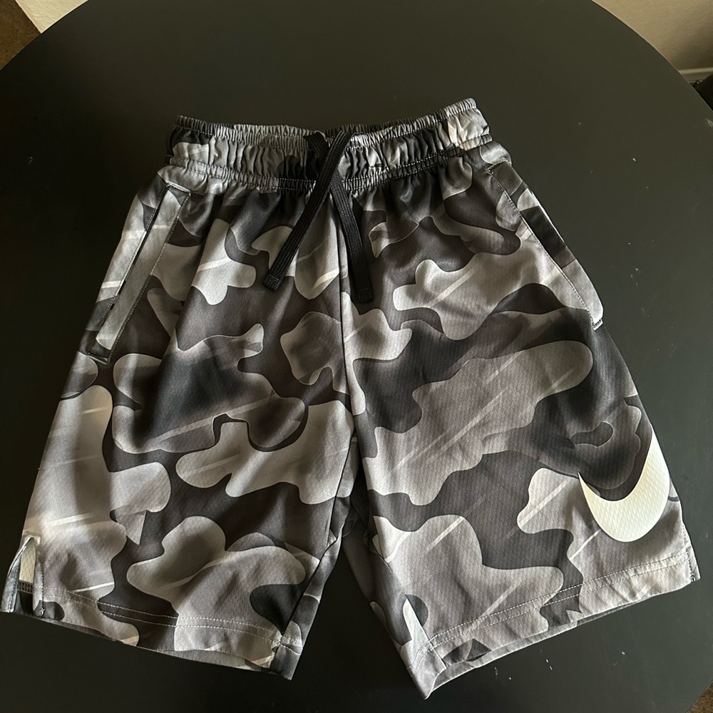 Nike Dri-Fit Boys Athletic Shorts Size S